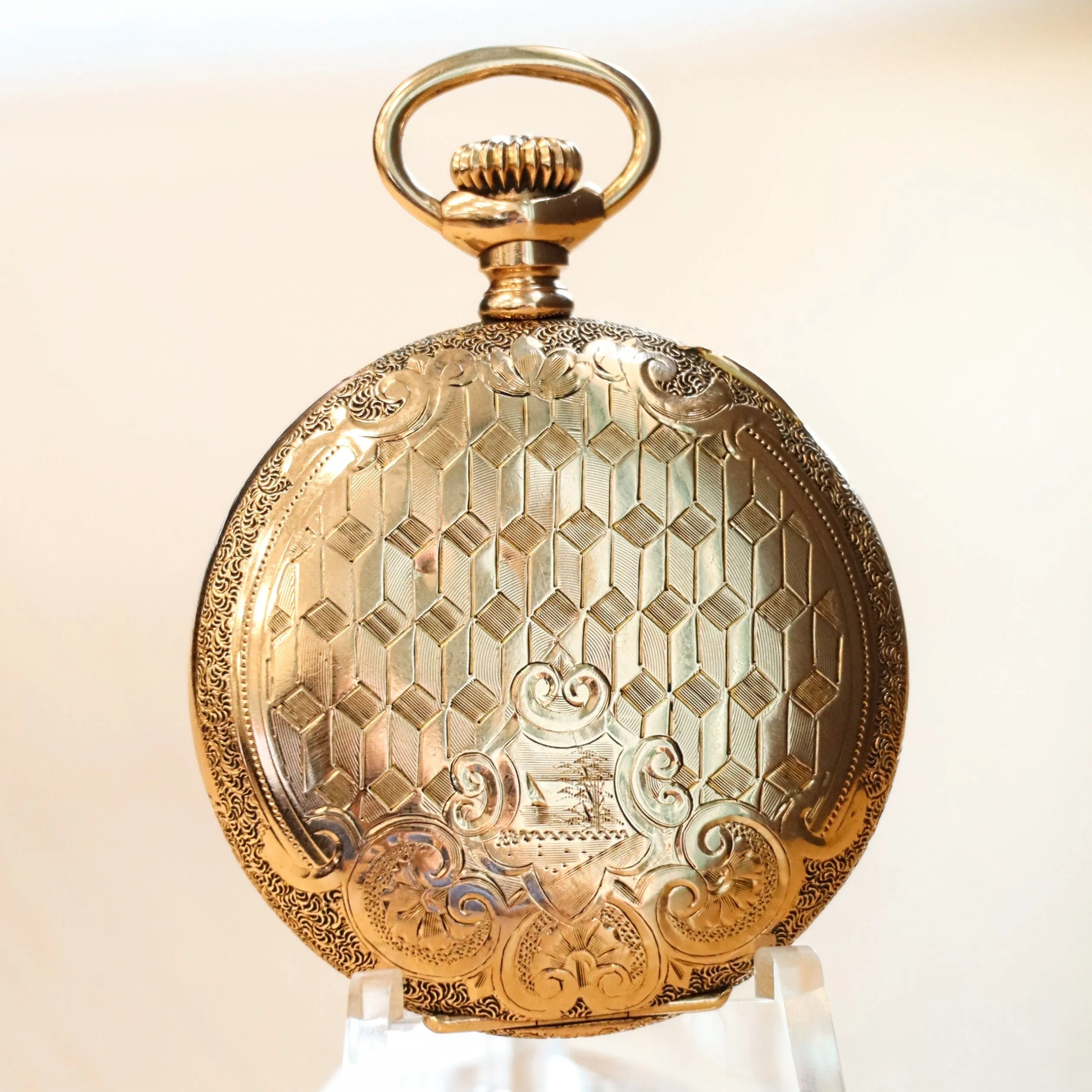 1905 ELGIN Ladies Pocket Watch Hunter Case 0s 7 Jewels Grade 320 Fancy Engraved Decorative Case