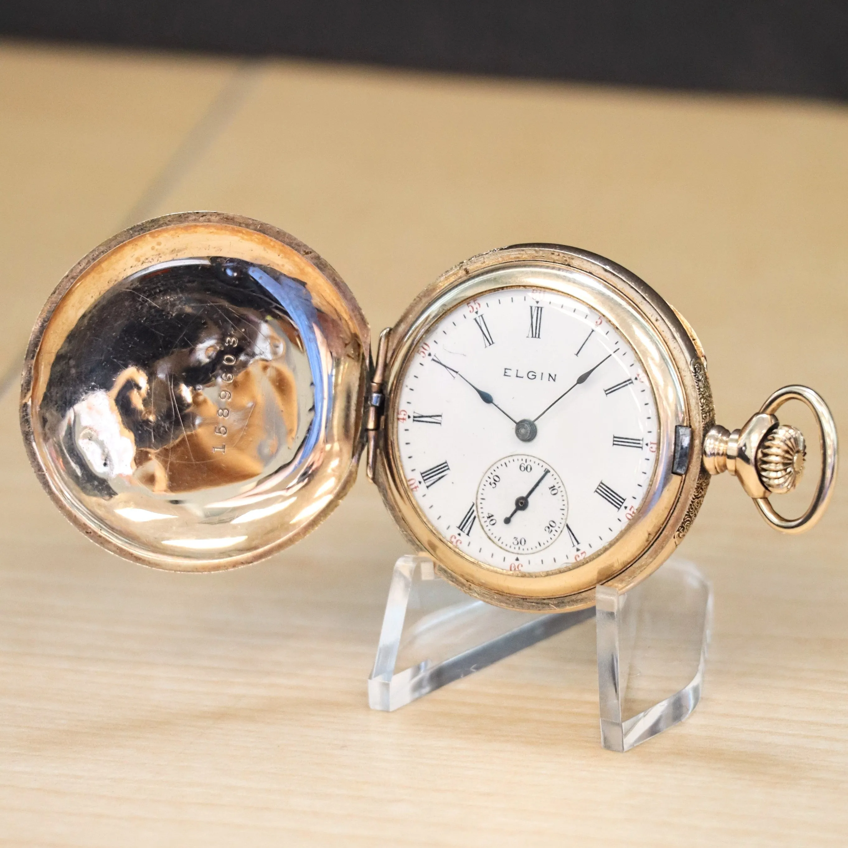 1905 ELGIN Ladies Pocket Watch Hunter Case 0s 7 Jewels Grade 320 Fancy Engraved Decorative Case
