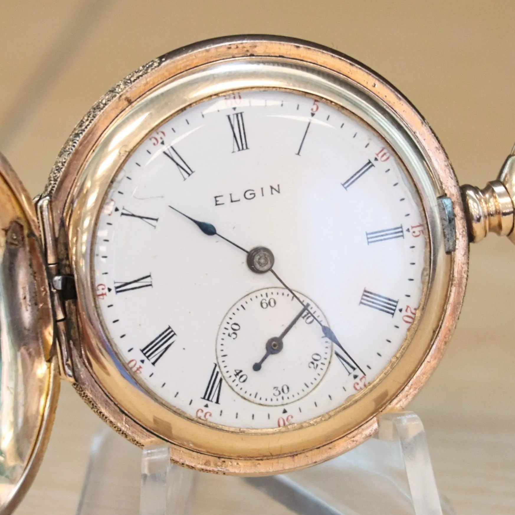 1905 ELGIN Ladies Pocket Watch Hunter Case 0s 7 Jewels Grade 320 Fancy Engraved Decorative Case