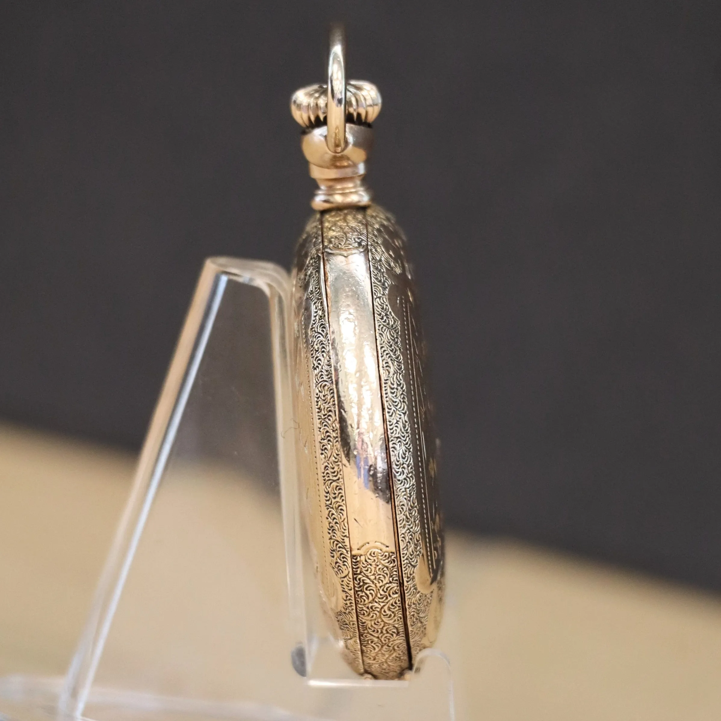 1905 ELGIN Ladies Pocket Watch Hunter Case 0s 7 Jewels Grade 320 Fancy Engraved Decorative Case