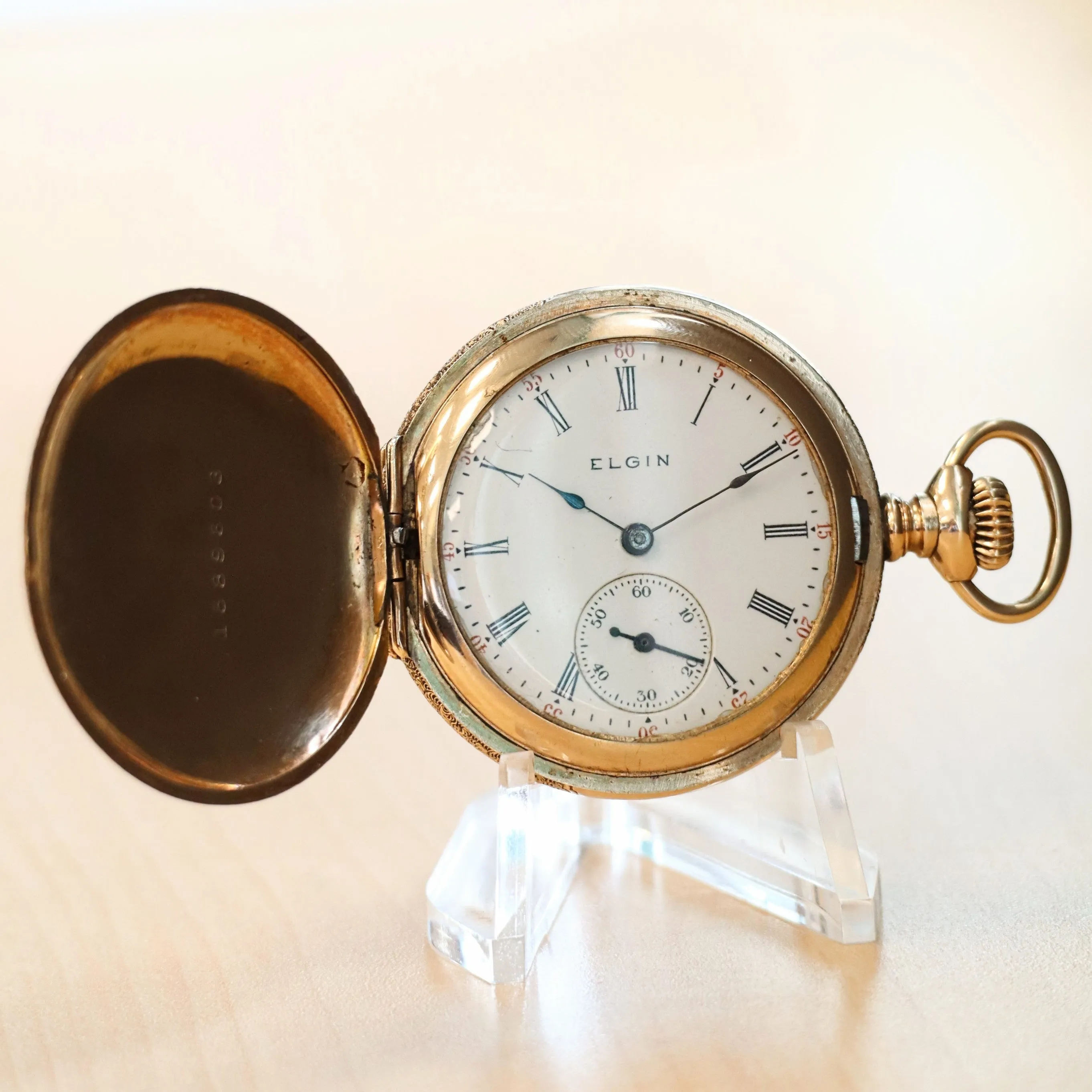 1905 ELGIN Ladies Pocket Watch Hunter Case 0s 7 Jewels Grade 320 Fancy Engraved Decorative Case