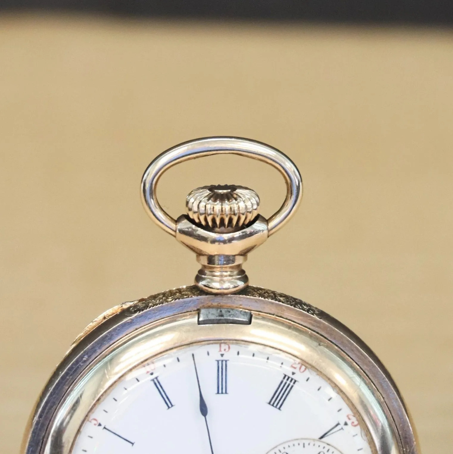 1905 ELGIN Ladies Pocket Watch Hunter Case 0s 7 Jewels Grade 320 Fancy Engraved Decorative Case