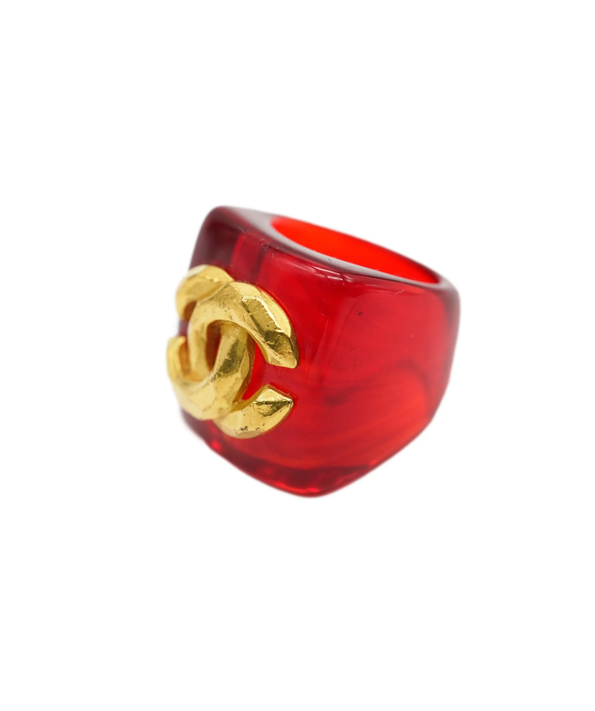 CHANEL RED RESIN WITH CC RING UKL1404