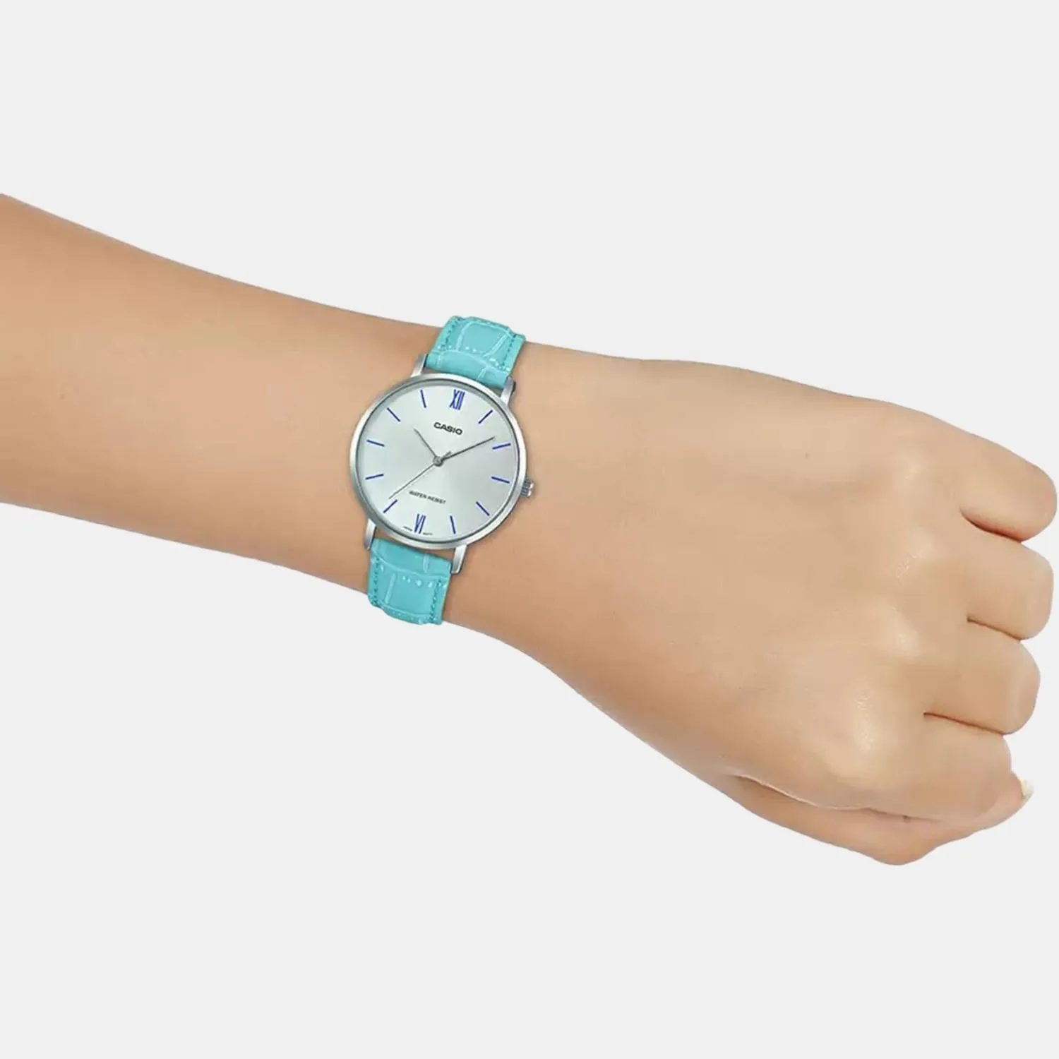 Enticer Women's Analog Leather Watch A1631 - LTP-VT01L-7B3UDF