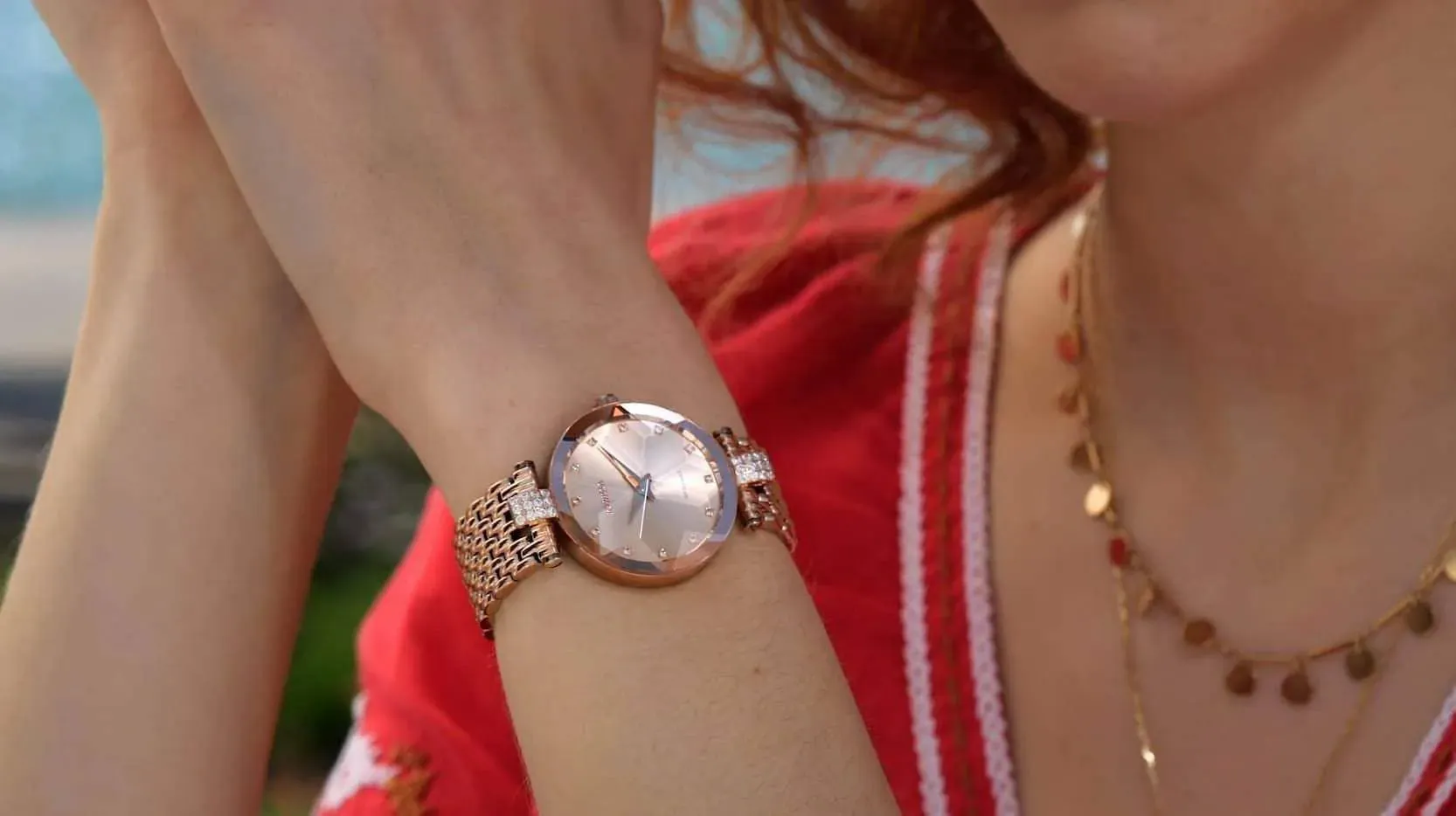Facet Strass Swiss Ladies Watch J5.634.M