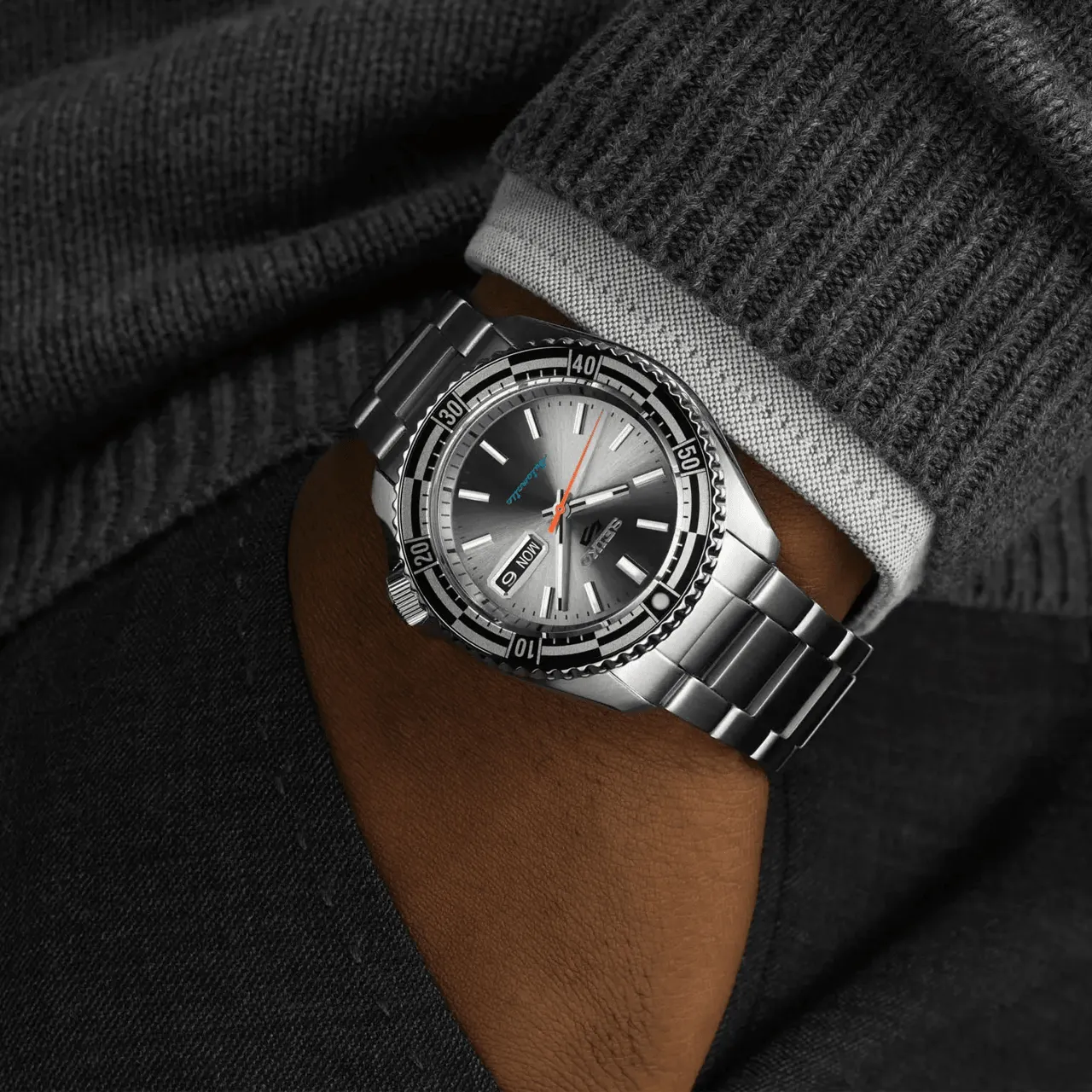 SRPK09K - The ‘New Rally Diver’ Seiko 5 Sports Retro Colour Collection