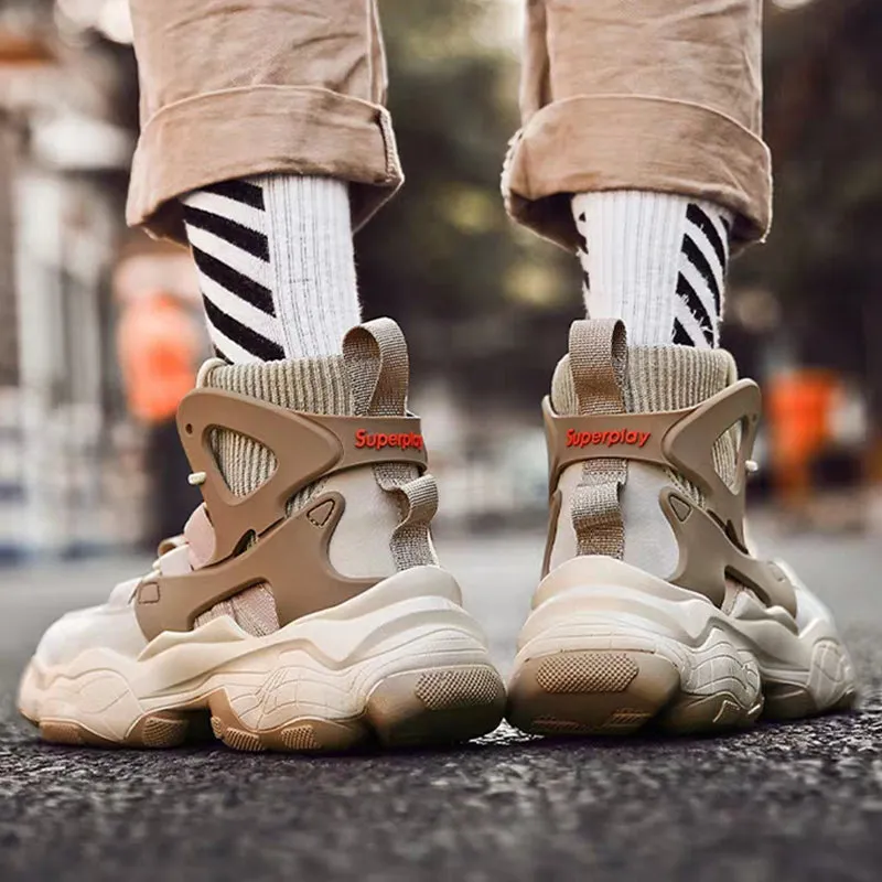 Tracker Sneaker