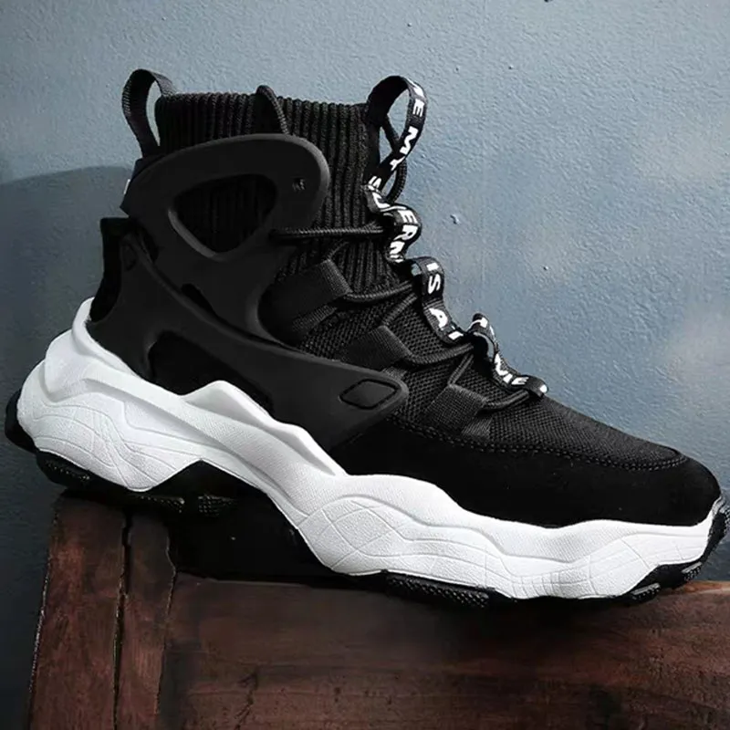 Tracker Sneaker