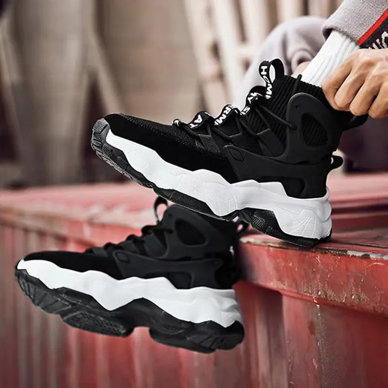 Tracker Sneaker