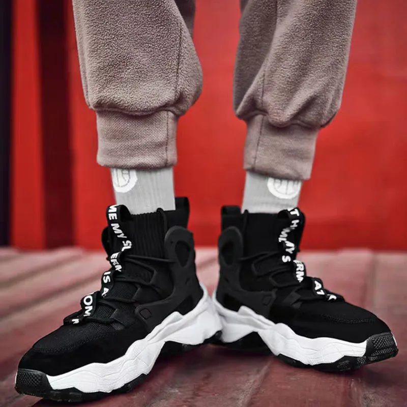 Tracker Sneaker