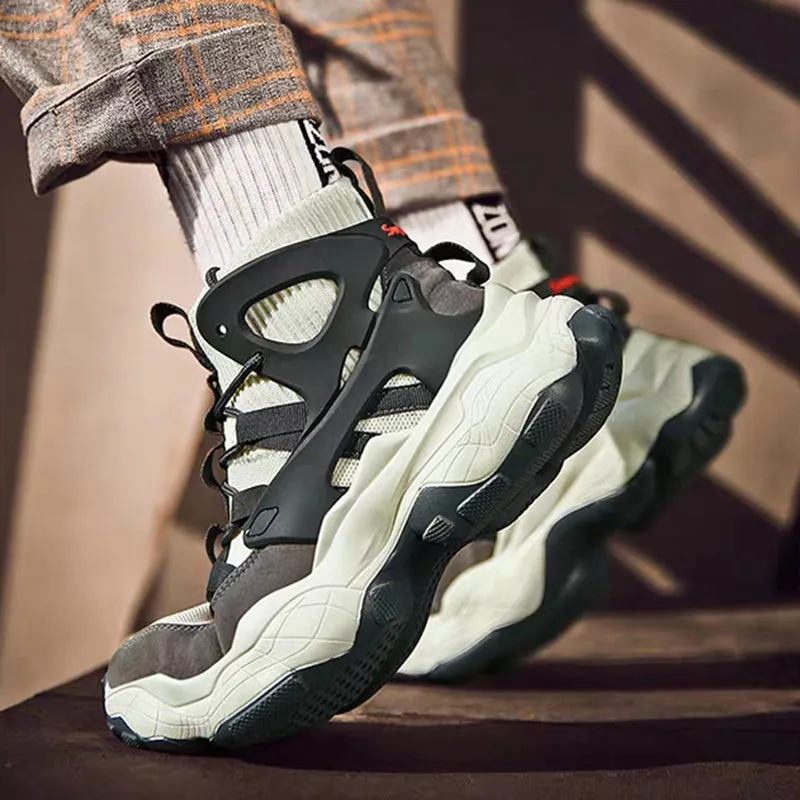 Tracker Sneaker
