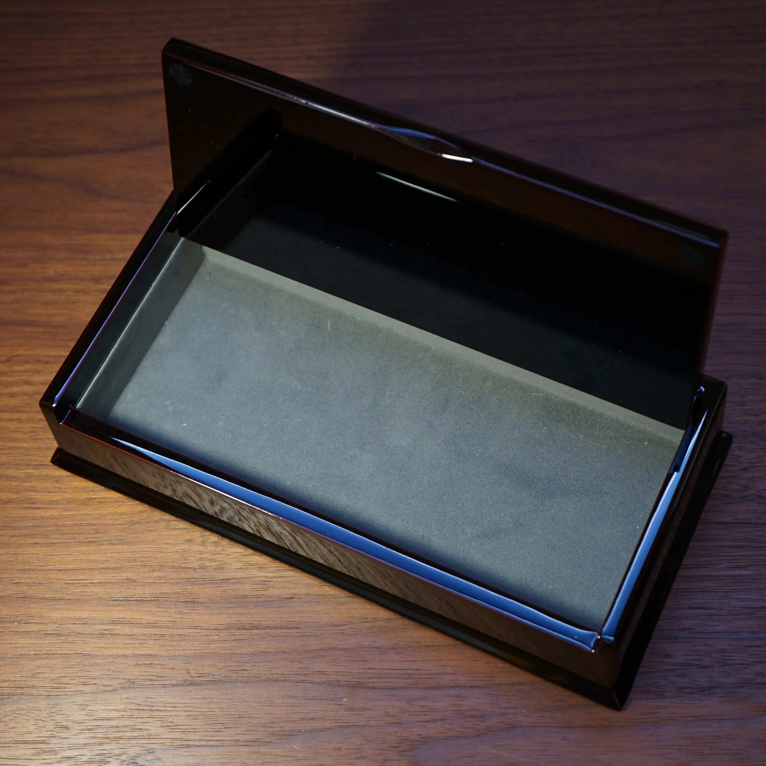 Urushi Stationary Case
