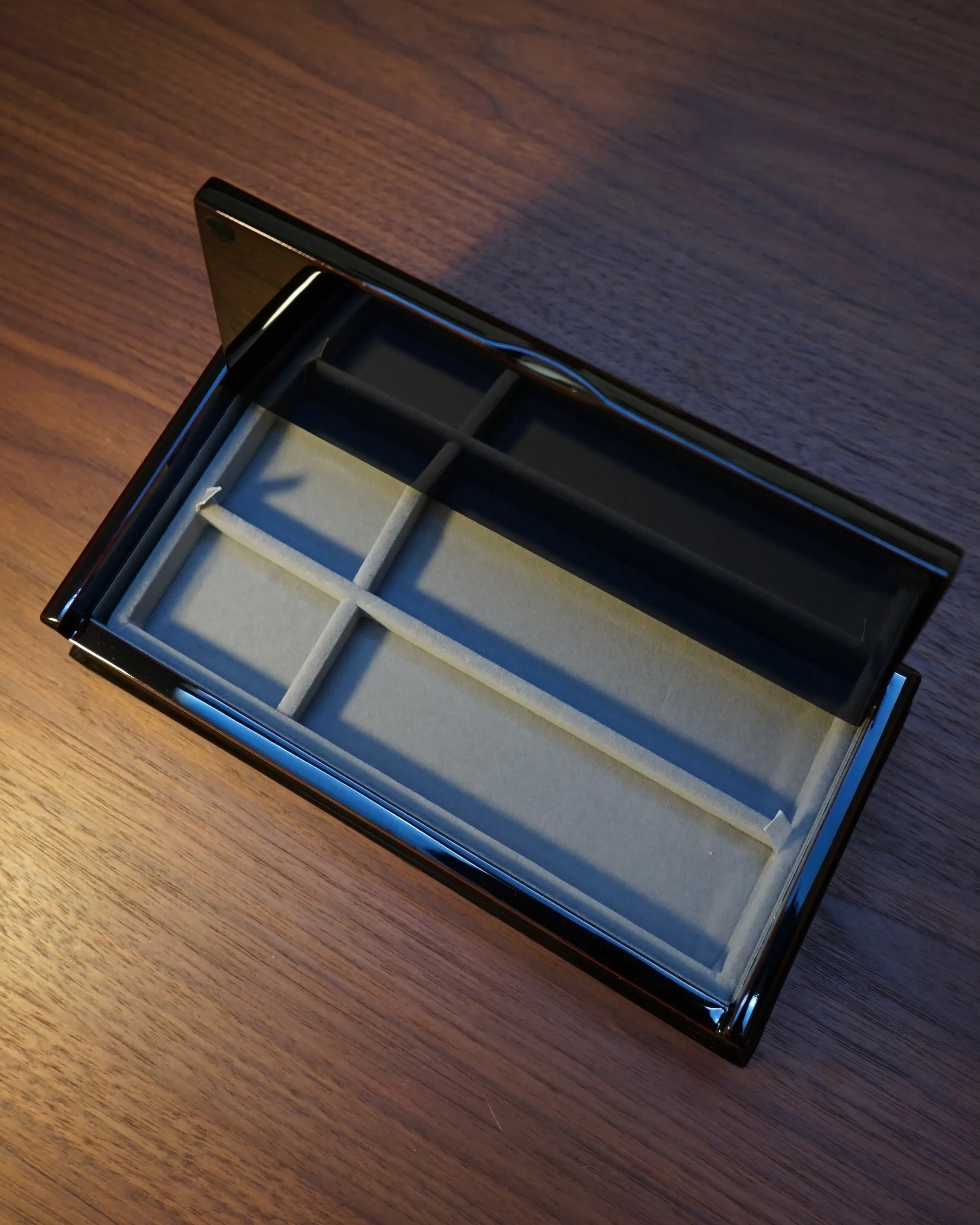 Urushi Stationary Case