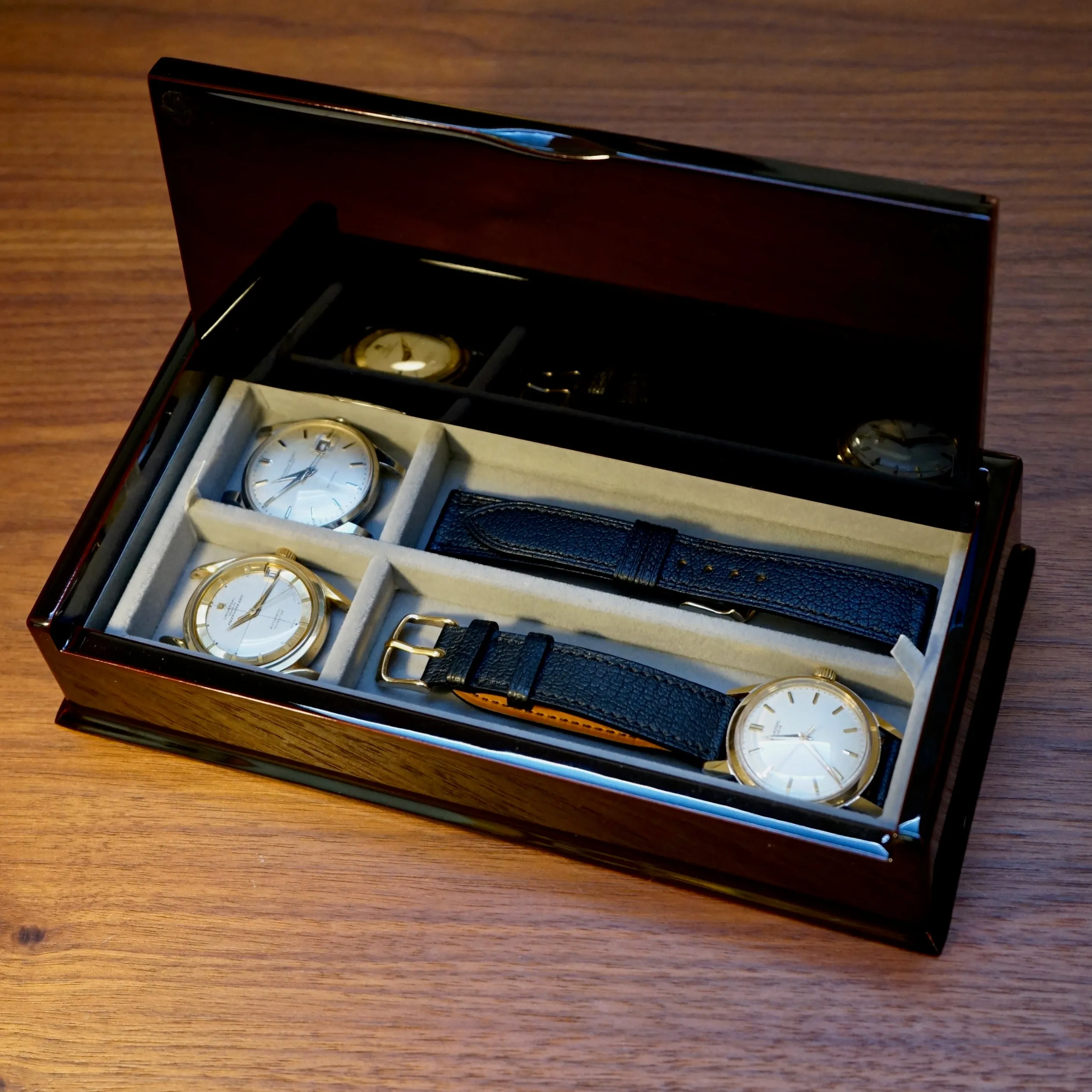 Urushi Stationary Case