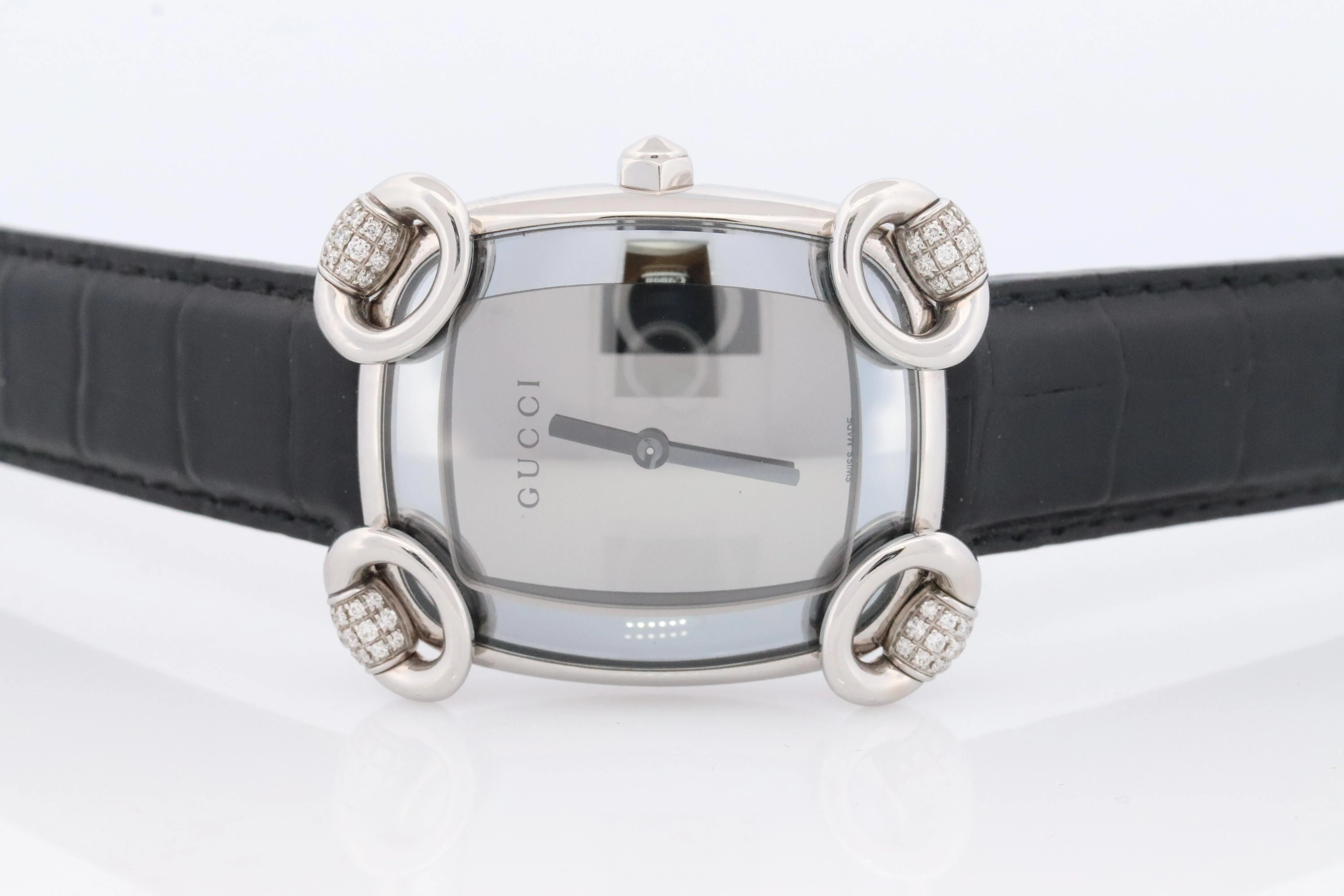 Vintage GUCCI Quartz 117.5 Watch. Gucci Diamond Horsebit Ladies. Box and Papers